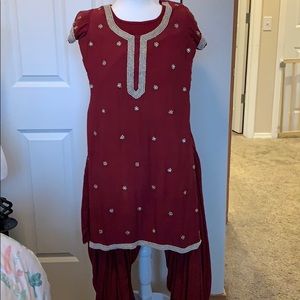 Salwar kameez / Indian suit